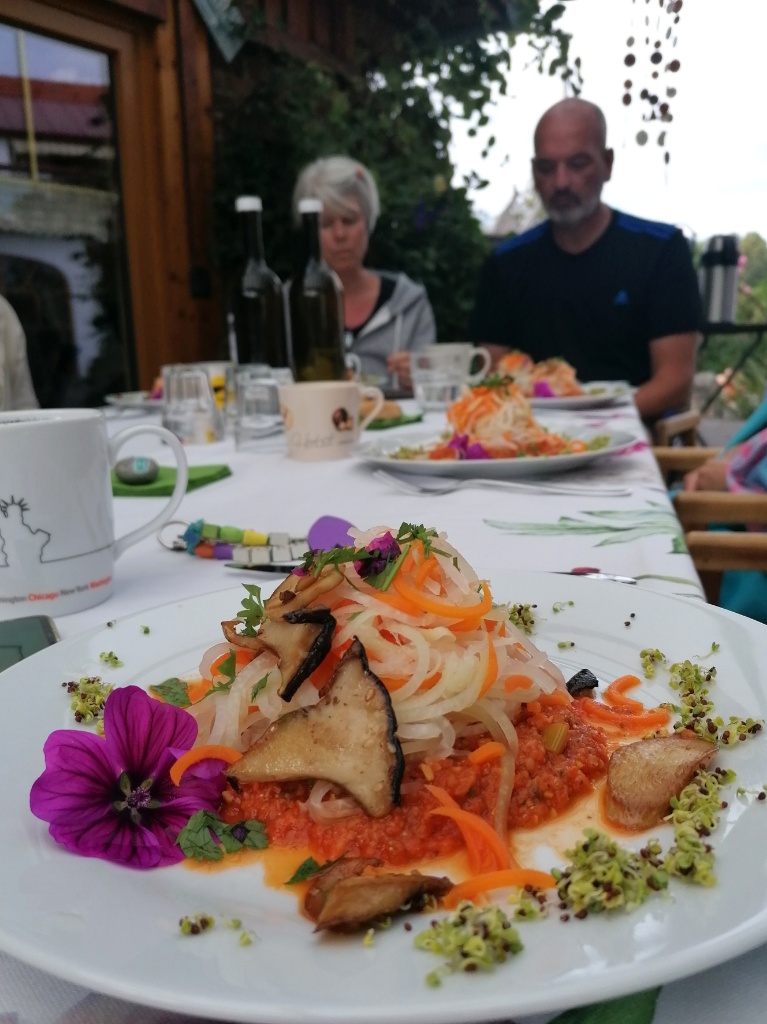 Gemüsespaghetti mit Kräuterseitling-Bolognese