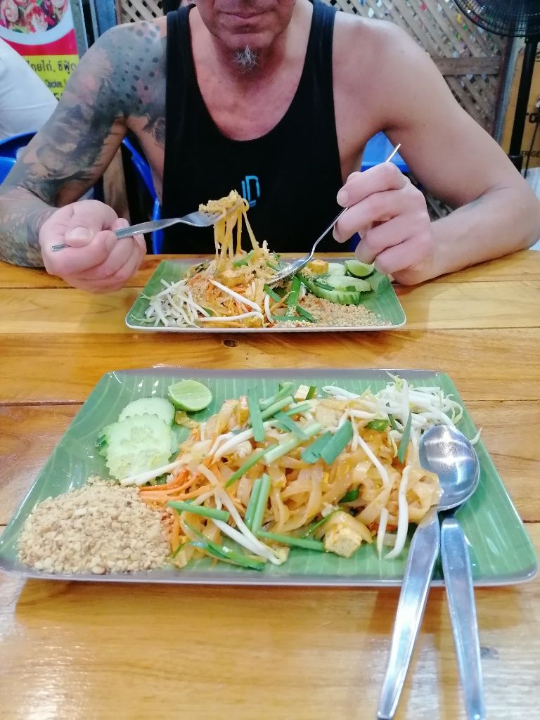 Teller mit Pad Thai