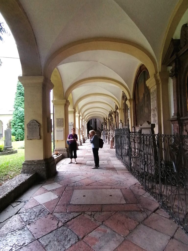 Arkadengänge des Friedhofs St. Sebastian