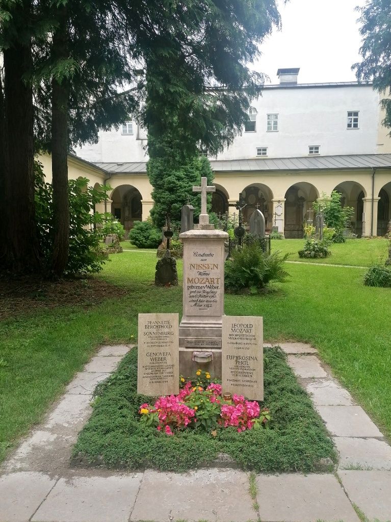 Grabstein von Mozarts Frau