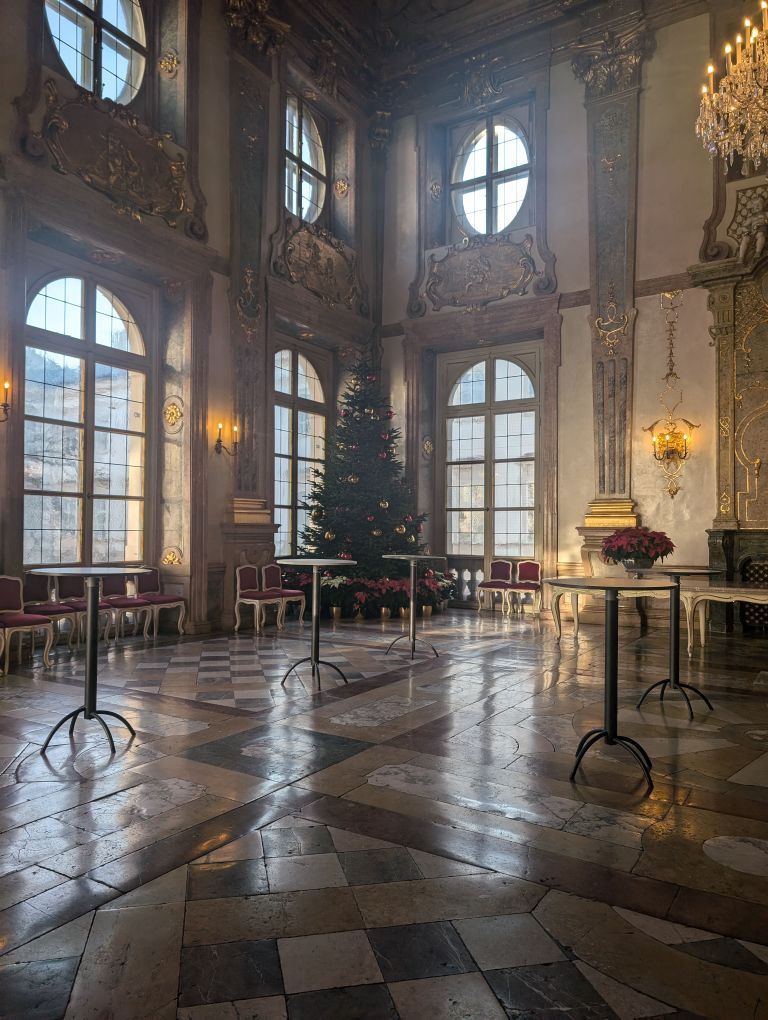Prunkvoller Saal