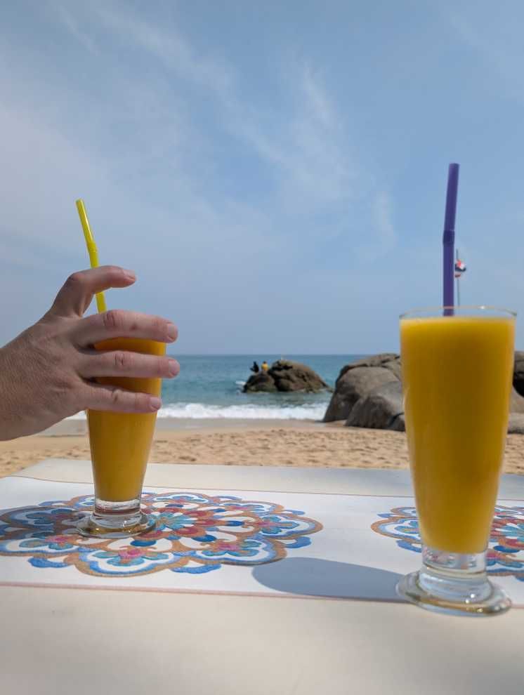 Zwei Mango Shakes