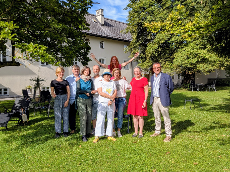 Fastengruppe mit Karin im Klostergarten