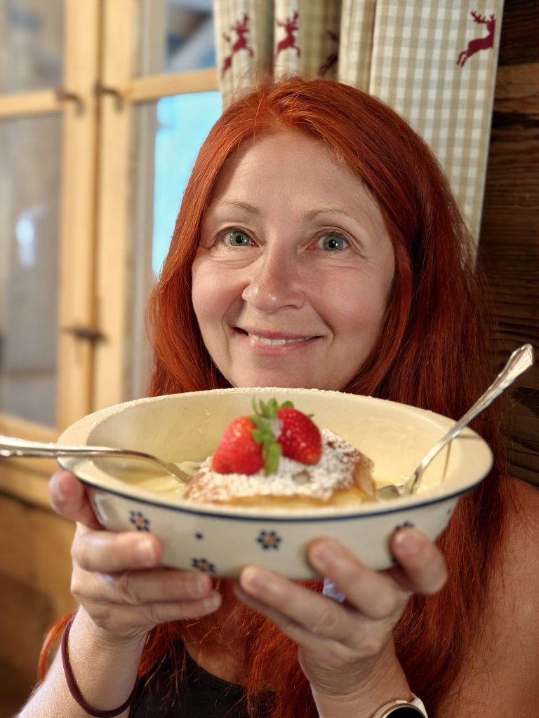 Karin mit Dessertteller