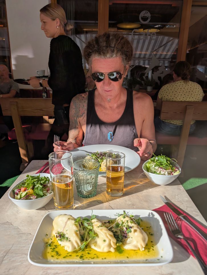 Teller mit Abendmahlzeit