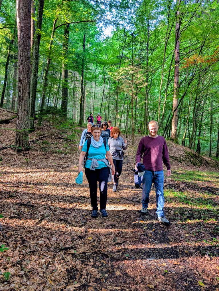 Wandergruppe im Wald