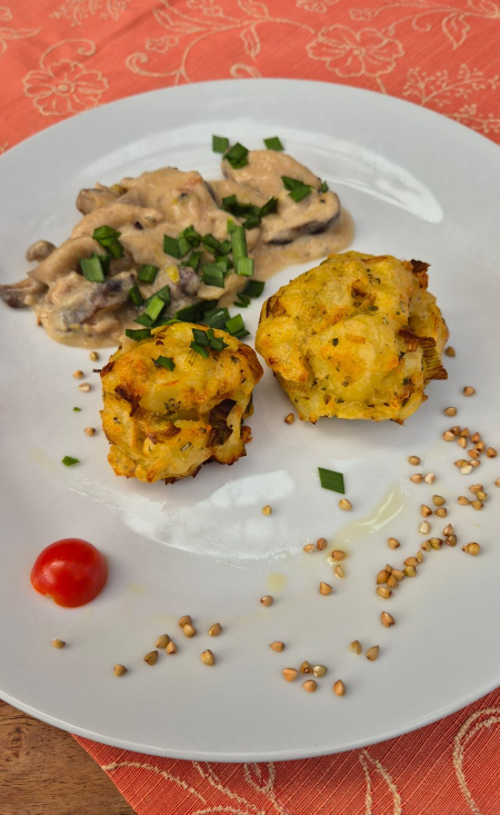 Teller mit Mittagsgericht