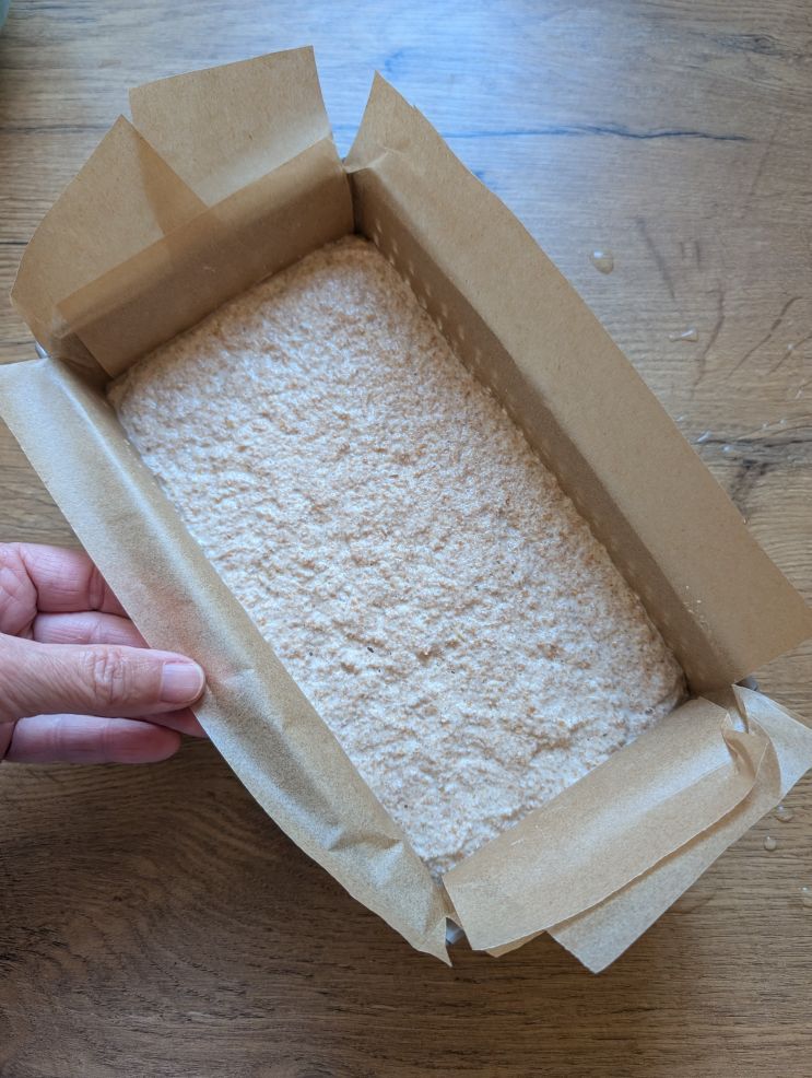 Kastenform mit Brotteig