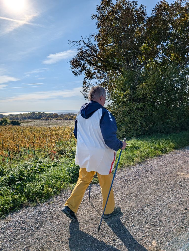 Eva marschiert fleißig