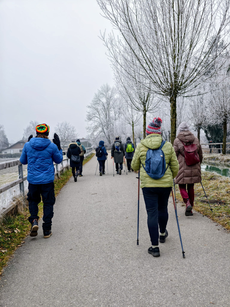Wandergruppe von hinten