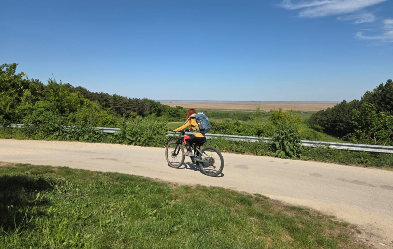 Karin auf dem E-Bike bei ihrer zweiten Fastenwanderung des Jahres 2026
