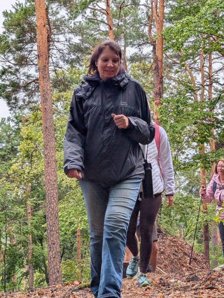Frau im Wald